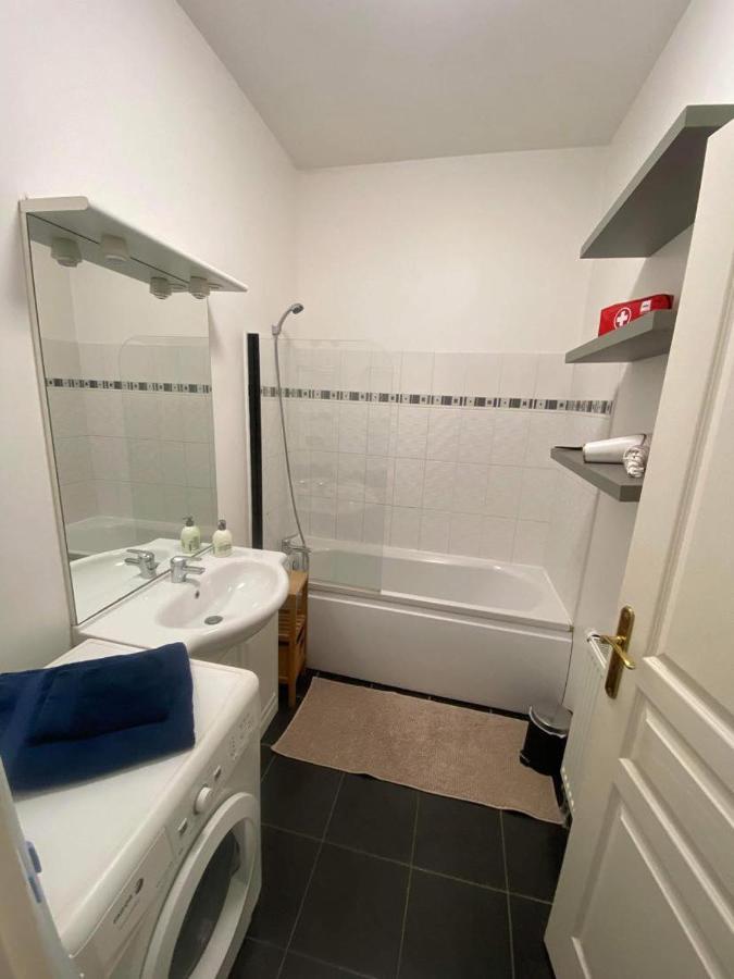 Le Carnot Appartement Avec 2 Chambres Separes Et Parking Privatif Et Securise Arras Luaran gambar