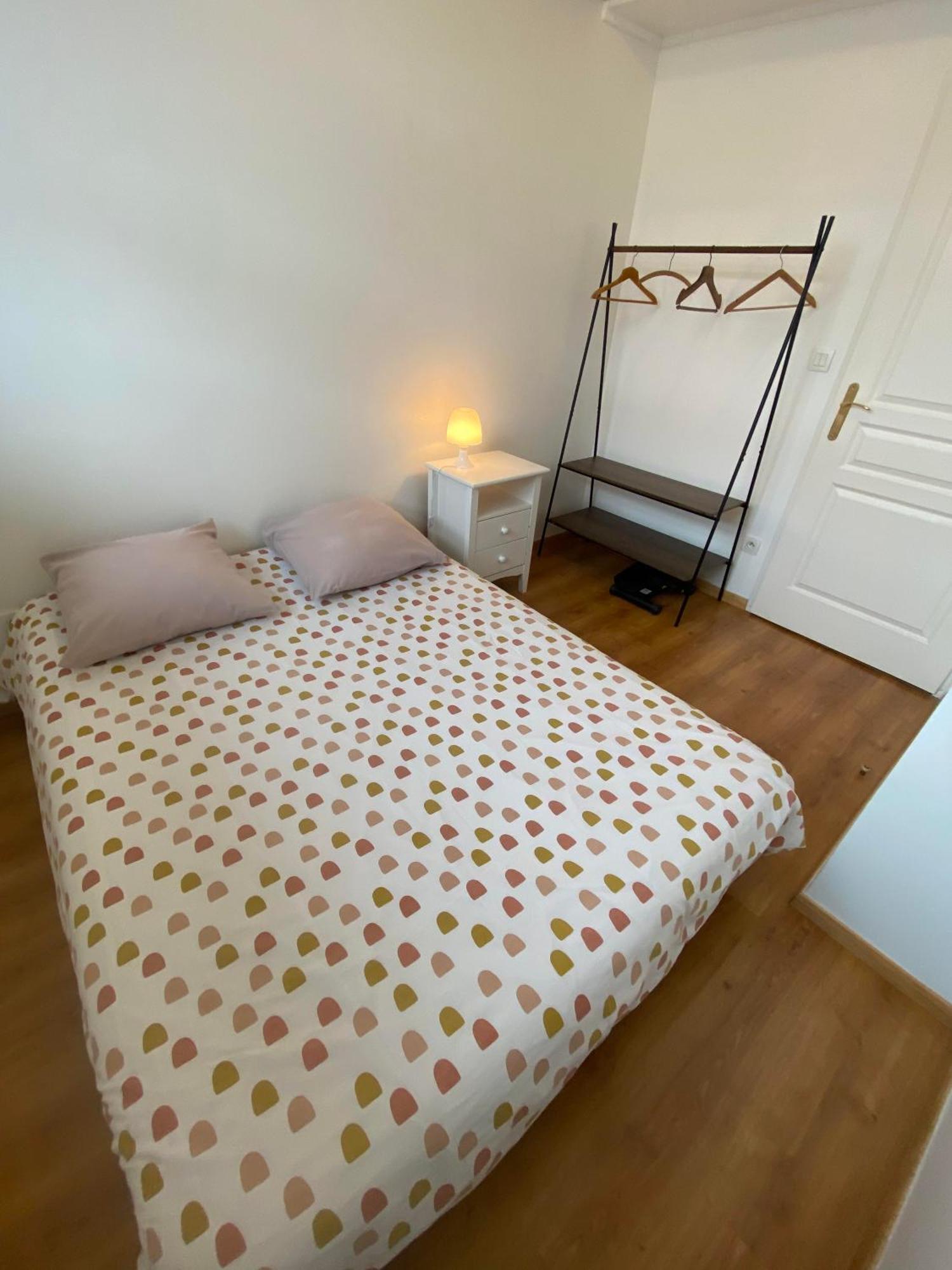 Le Carnot Appartement Avec 2 Chambres Separes Et Parking Privatif Et Securise Arras Luaran gambar